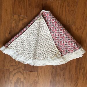 Vintage Handmade Quilted Christmas Tree Skirt Reversible Cottagecore Lace Trim